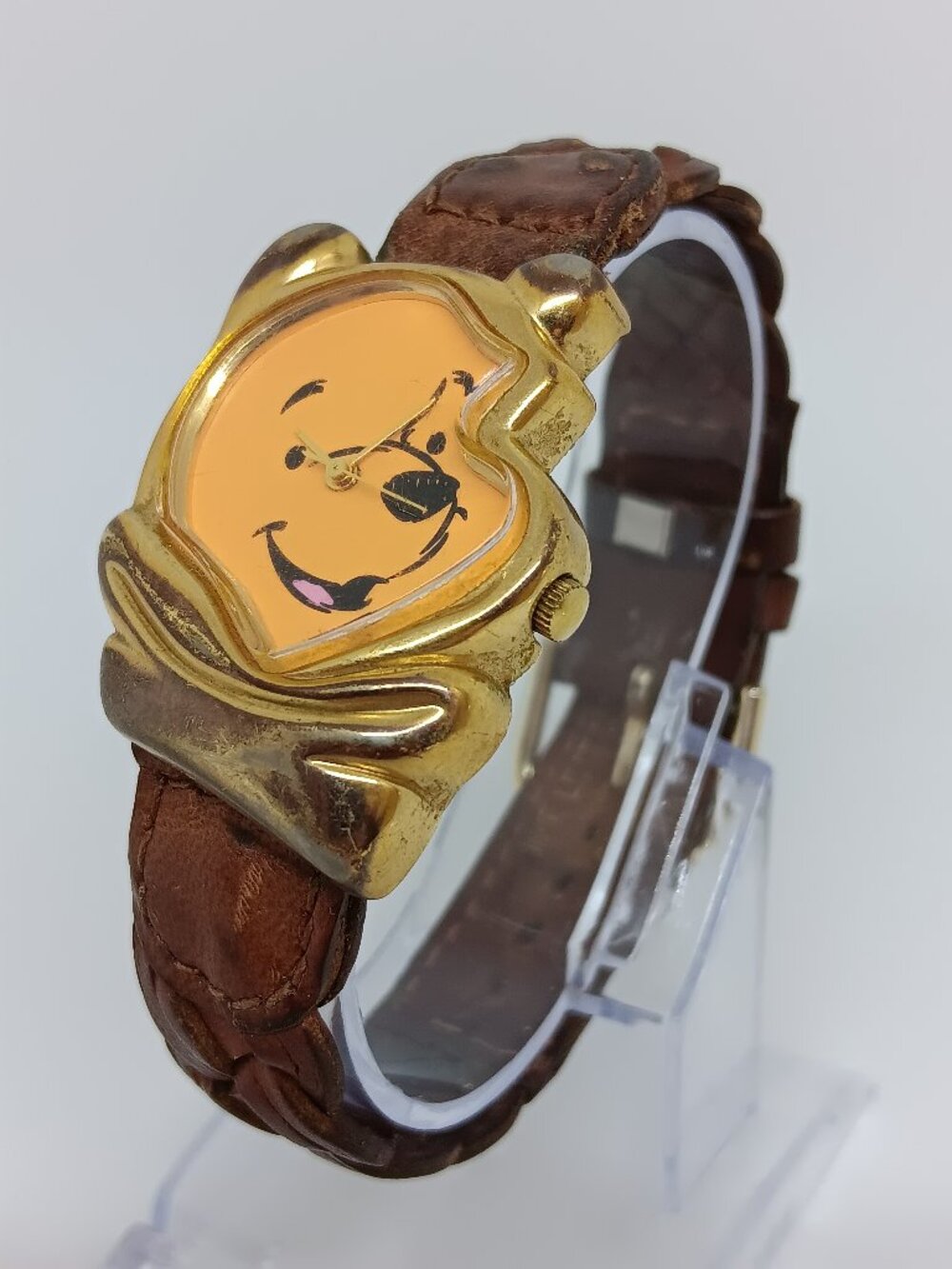 VINTAGE 2001 Timex 30mm x 39mm Winnie the Pooh Disney Gold Tone Character Watch